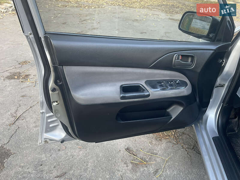 Седан Mitsubishi Lancer 2004 в Теофиполе