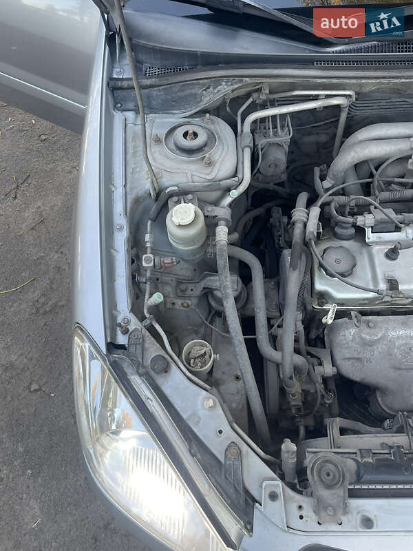 Седан Mitsubishi Lancer 2004 в Теофиполе