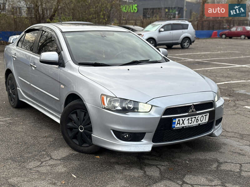 Седан Mitsubishi Lancer 2008 в Киеве