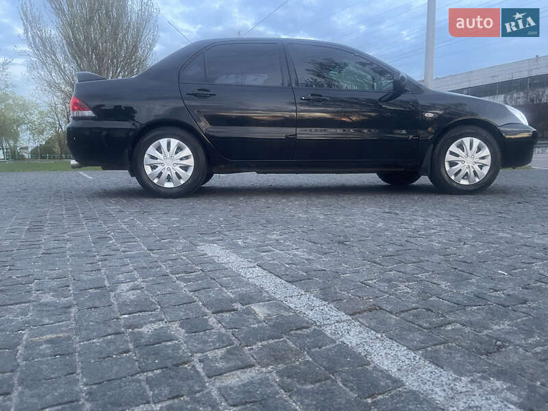 Седан Mitsubishi Lancer 2006 в Днепре