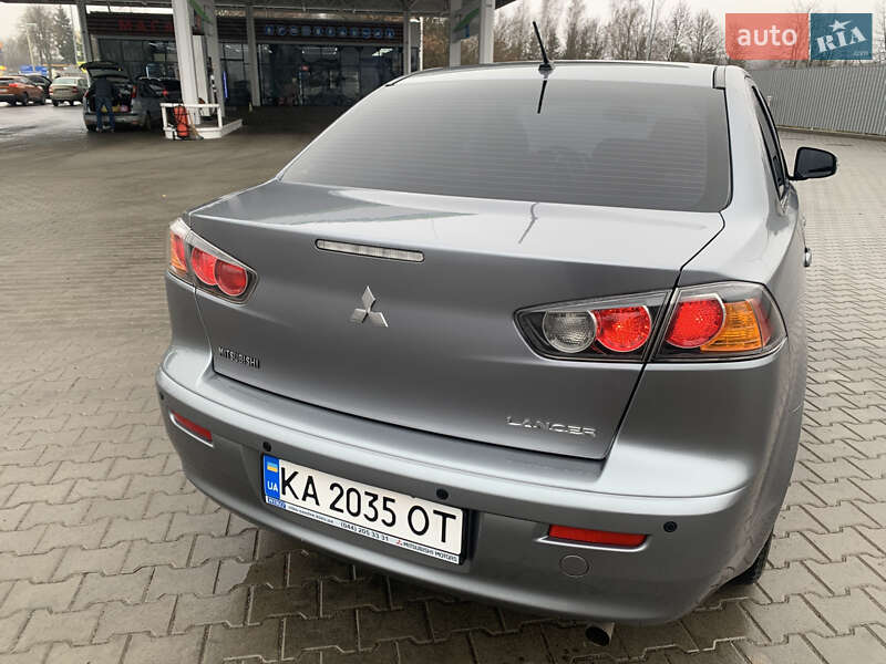 Седан Mitsubishi Lancer 2015 в Киеве