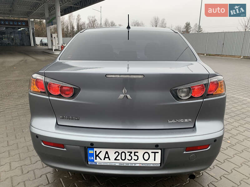 Седан Mitsubishi Lancer 2015 в Киеве