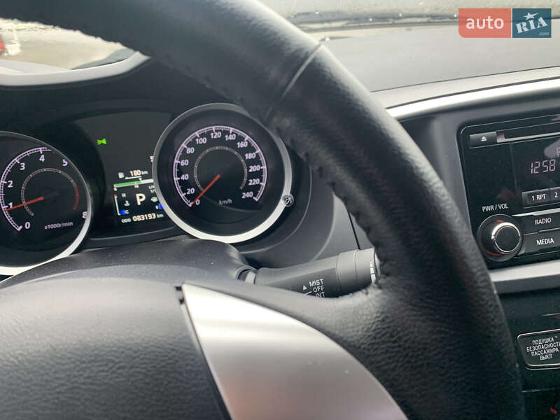 Седан Mitsubishi Lancer 2015 в Киеве