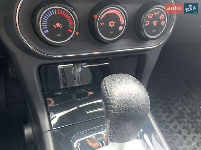 Седан Mitsubishi Lancer 2015 в Киеве