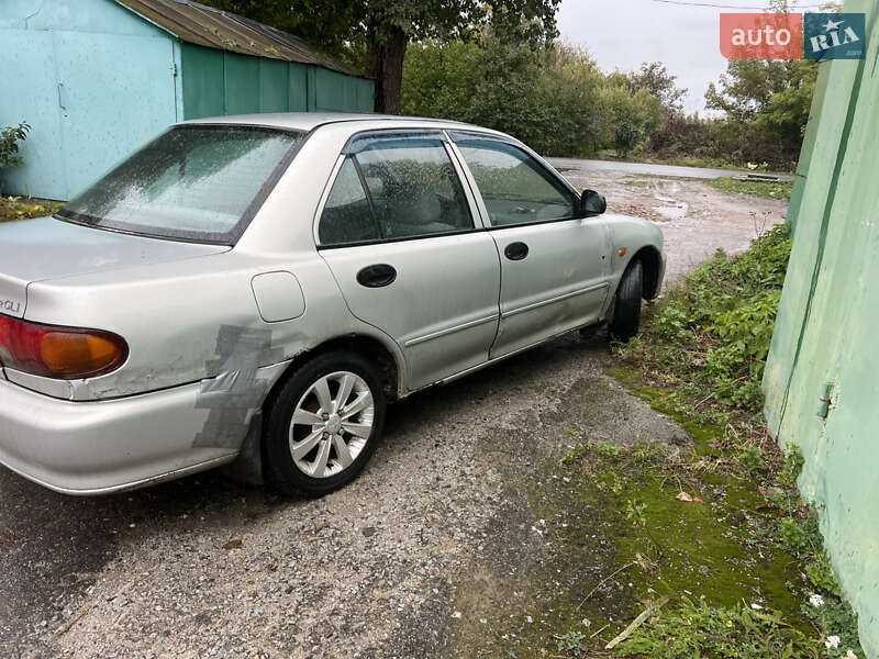 Седан Mitsubishi Lancer 1995 в Красилове