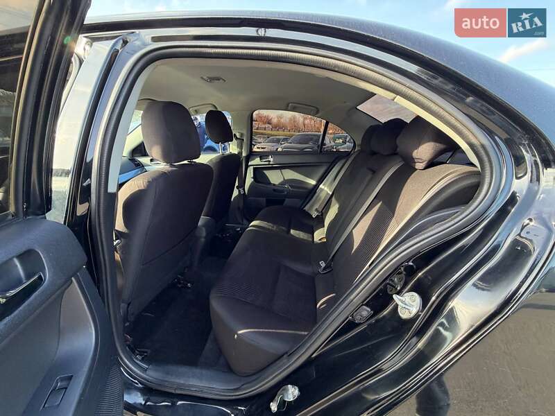 Седан Mitsubishi Lancer 2015 в Кривому Розі