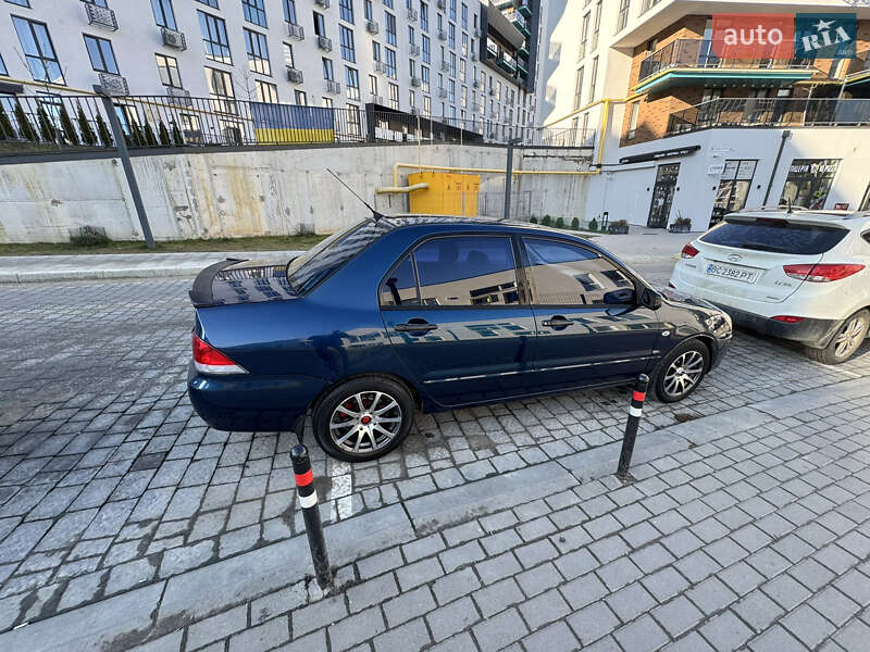 Седан Mitsubishi Lancer 2003 в Львові фото 7 Седан Mitsubishi Lancer 2003 в Львові