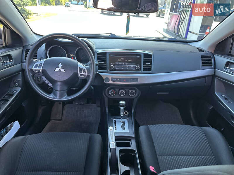 Седан Mitsubishi Lancer 2015 в Днепре