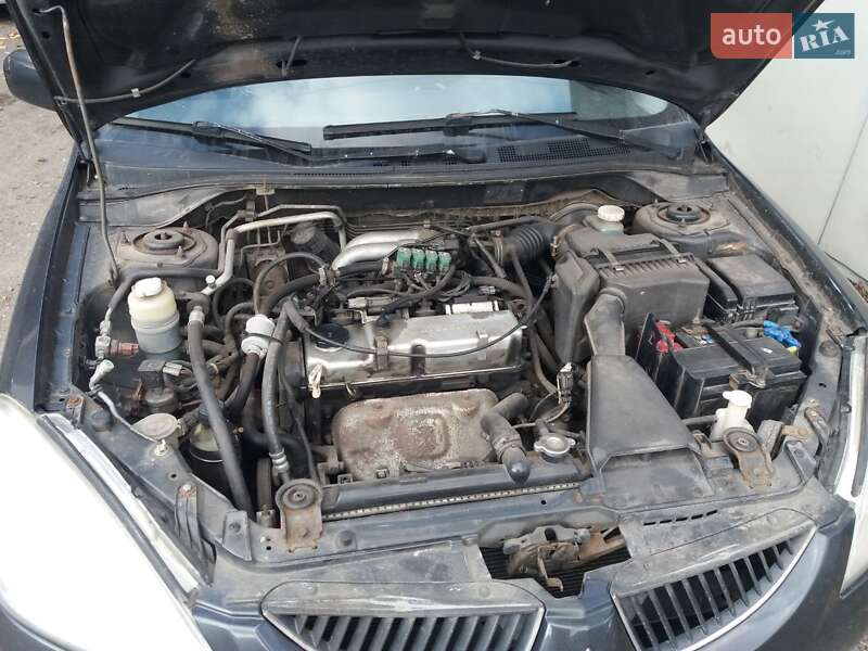Седан Mitsubishi Lancer 2004 в Києві