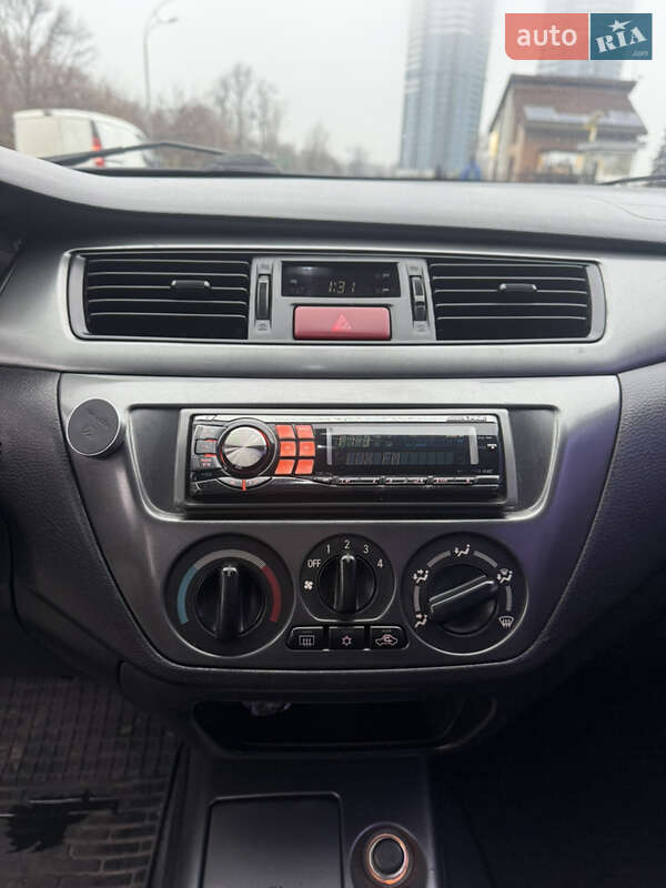 Седан Mitsubishi Lancer 2007 в Киеве