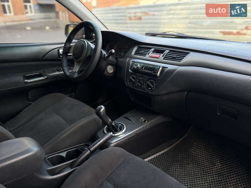 Седан Mitsubishi Lancer 2004 в Дніпрі фото 5 Седан Mitsubishi Lancer 2004 в Дніпрі