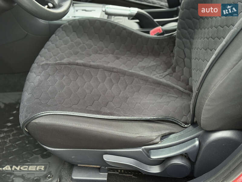 Седан Mitsubishi Lancer 2014 в Днепре