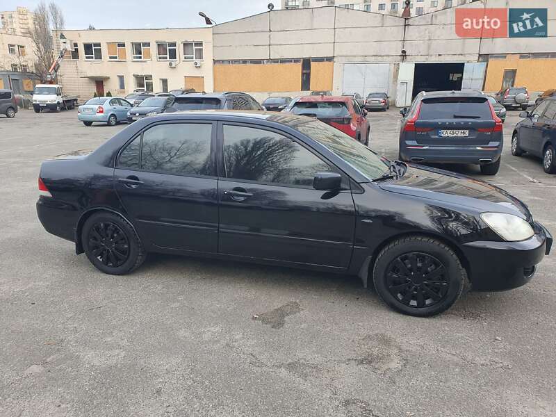 Седан Mitsubishi Lancer 2006 в Киеве