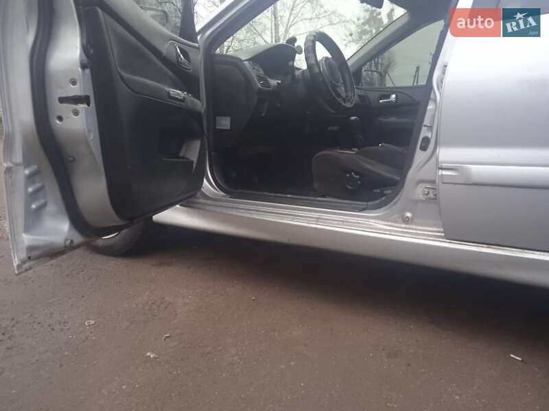 Седан Mitsubishi Lancer 2004 в Харкові