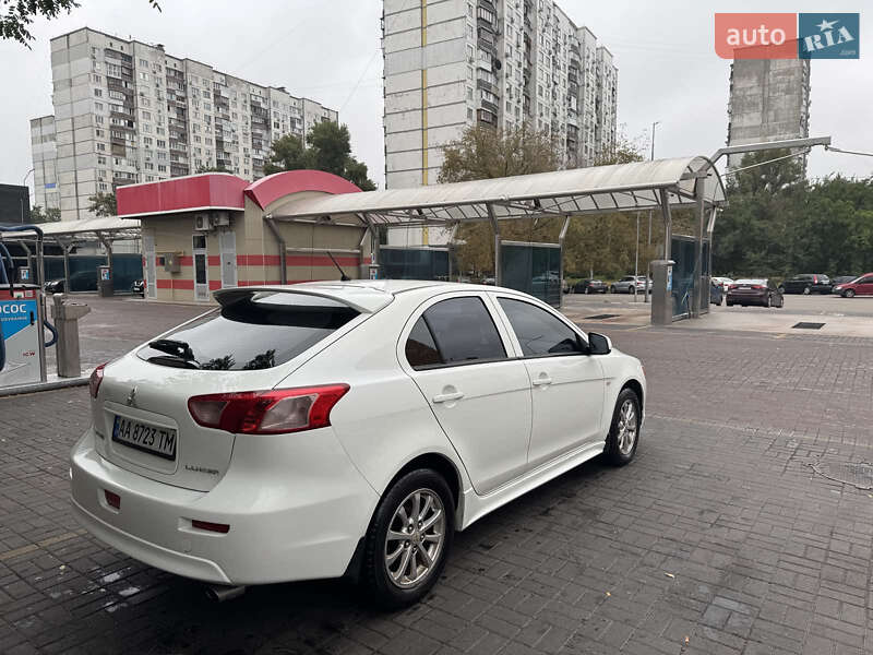 Хетчбек Mitsubishi Lancer 2010 в Києві