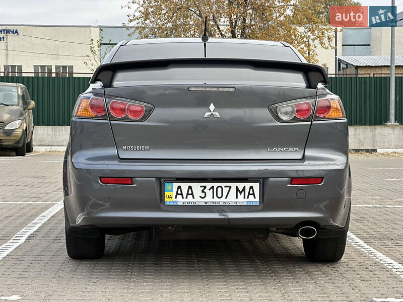 Седан Mitsubishi Lancer 2009 в Киеве