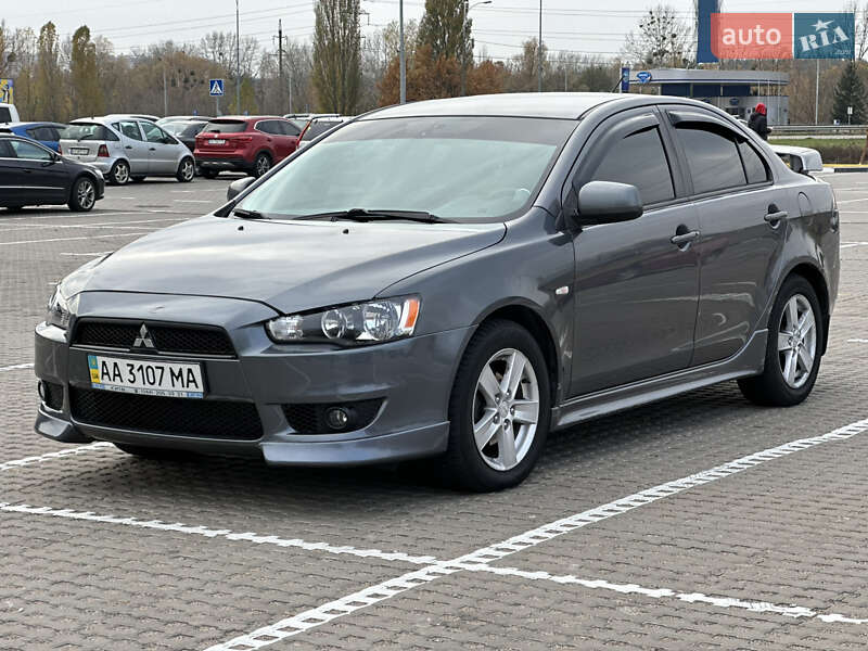 Седан Mitsubishi Lancer 2009 в Киеве