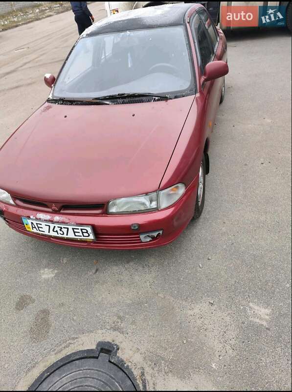 Седан Mitsubishi Lancer 1993 в Днепре фото Седан Mitsubishi Lancer 1993 в Днепре