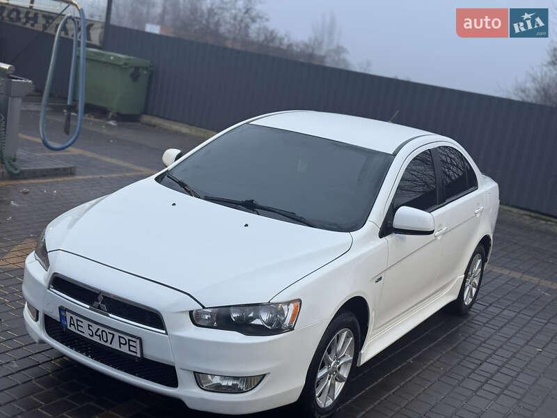 Седан Mitsubishi Lancer 2015 в Дніпрі