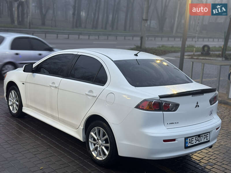Седан Mitsubishi Lancer 2015 в Дніпрі