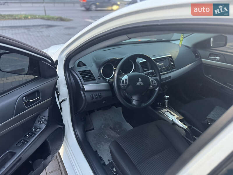 Седан Mitsubishi Lancer 2015 в Дніпрі