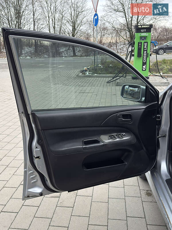 Седан Mitsubishi Lancer 2006 в Львові фото 9 Седан Mitsubishi Lancer 2006 в Львові