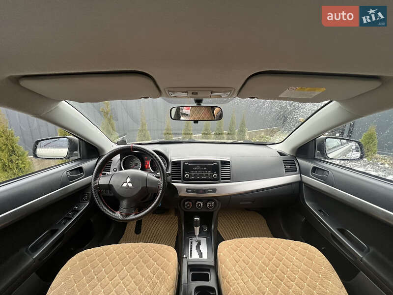 Седан Mitsubishi Lancer 2009 в Львове
