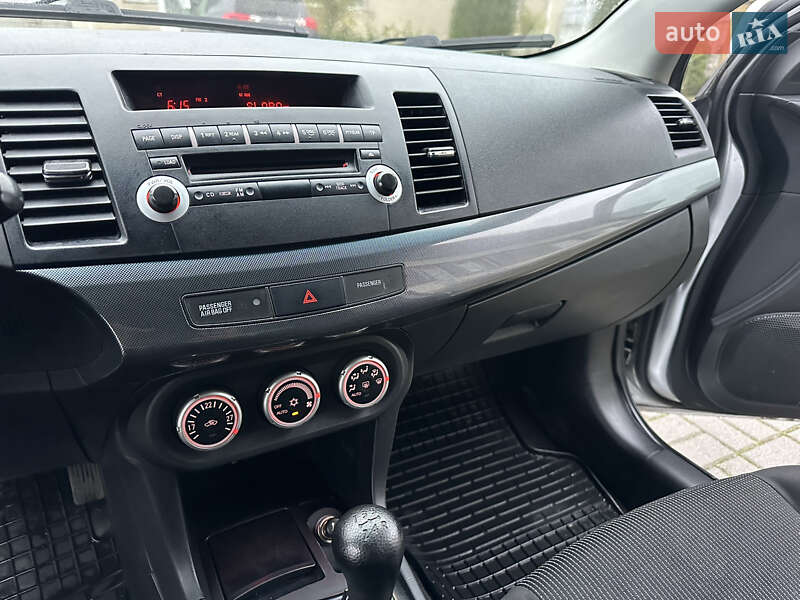 Седан Mitsubishi Lancer 2009 в Харкові