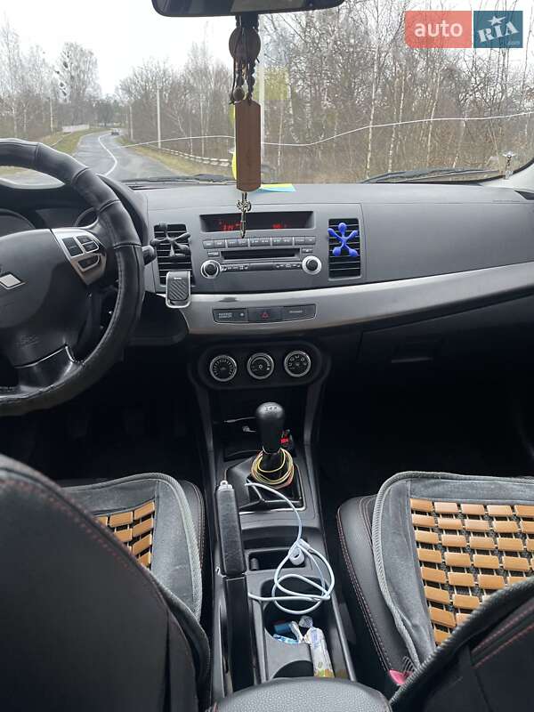 Хетчбек Mitsubishi Lancer 2008 в Олевську