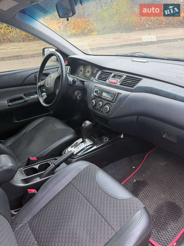 Седан Mitsubishi Lancer 2004 в Києві
