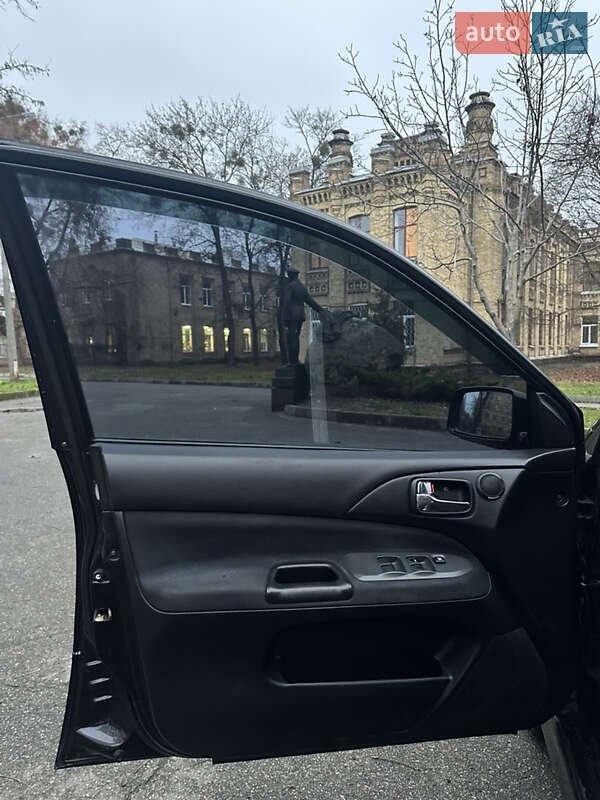 Седан Mitsubishi Lancer 2005 в Києві