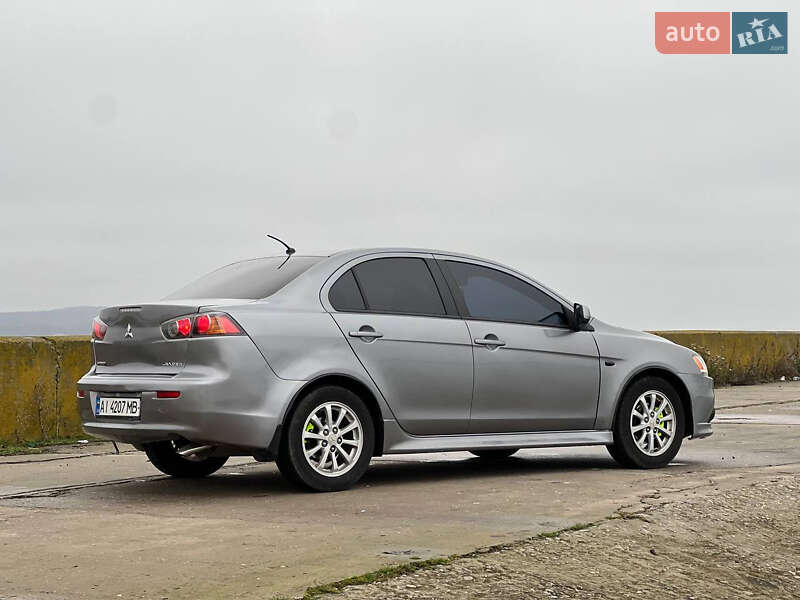 Седан Mitsubishi Lancer 2013 в Богодухове