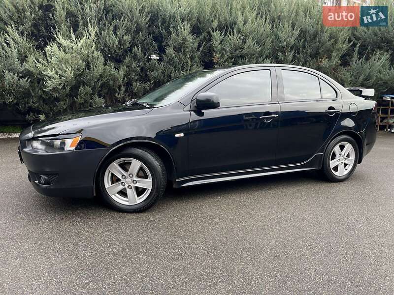 Седан Mitsubishi Lancer 2008 в Киеве
