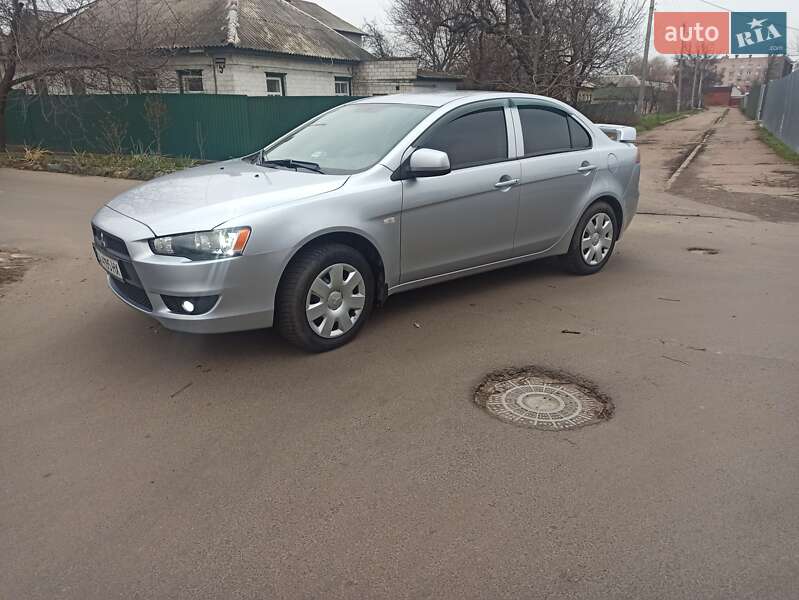 Седан Mitsubishi Lancer 2011 в Черкасах
