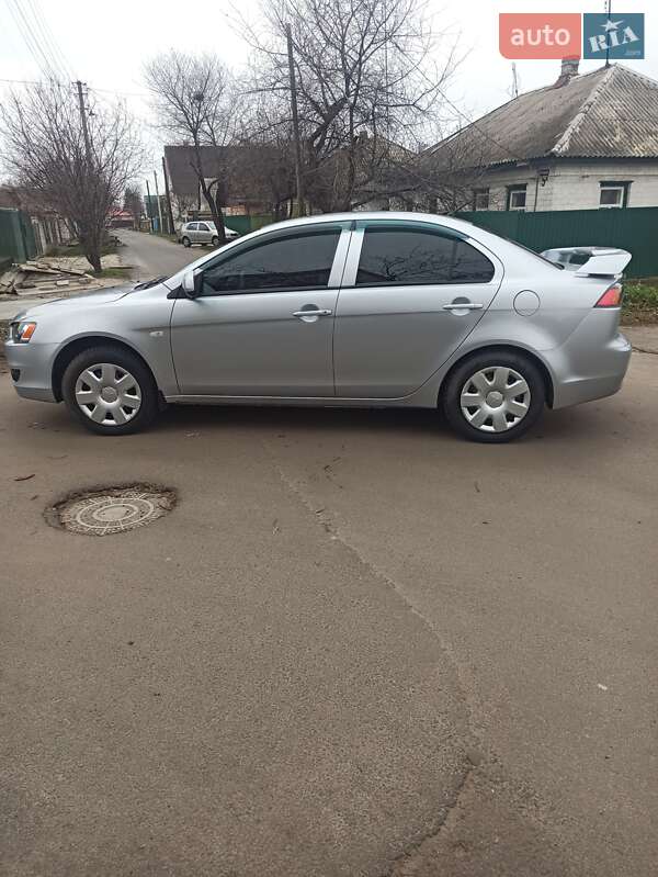 Седан Mitsubishi Lancer 2011 в Черкасах