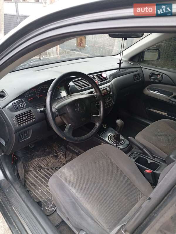 Седан Mitsubishi Lancer 2004 в Запоріжжі фото 5 Седан Mitsubishi Lancer 2004 в Запоріжжі