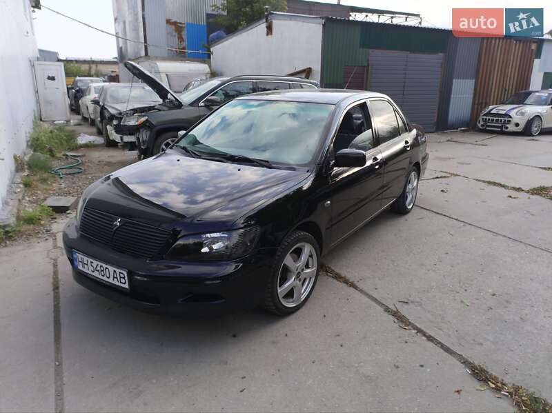 Седан Mitsubishi Lancer 2002 в Одессе