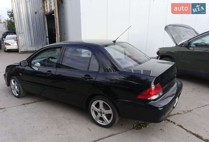 Седан Mitsubishi Lancer 2002 в Одессе
