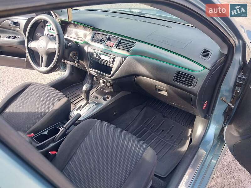 Седан Mitsubishi Lancer 2006 в Николаеве