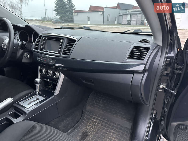 Седан Mitsubishi Lancer 2017 в Києві фото 12 Седан Mitsubishi Lancer 2017 в Києві