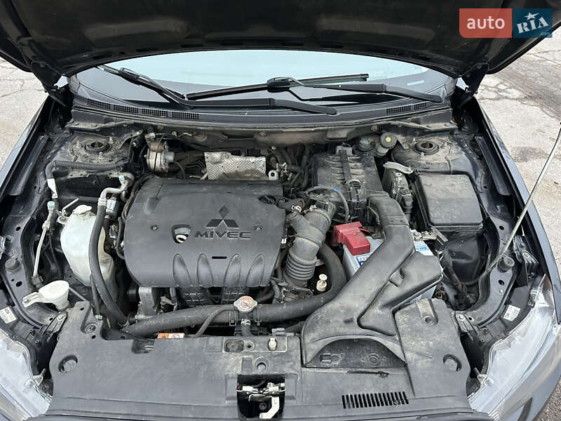 Седан Mitsubishi Lancer 2017 в Києві фото 43 Седан Mitsubishi Lancer 2017 в Києві