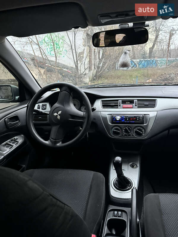 Седан Mitsubishi Lancer 2006 в Киеве
