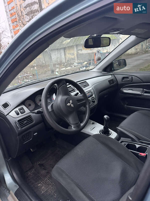Седан Mitsubishi Lancer 2006 в Киеве