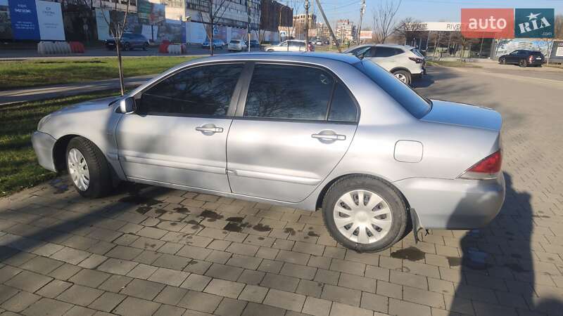 Седан Mitsubishi Lancer 2006 в Ужгороде