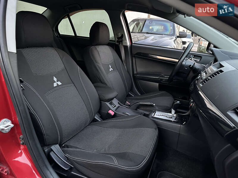 Седан Mitsubishi Lancer 2012 в Києві