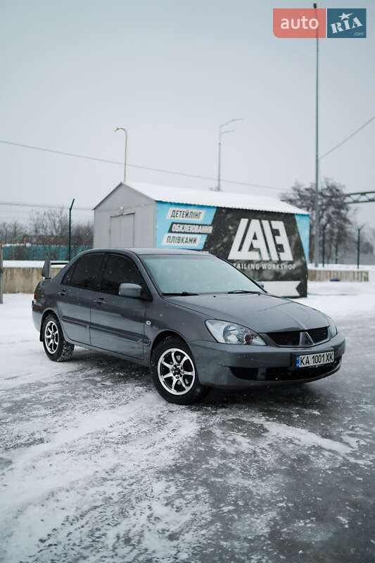Седан Mitsubishi Lancer 2009 в Киеве