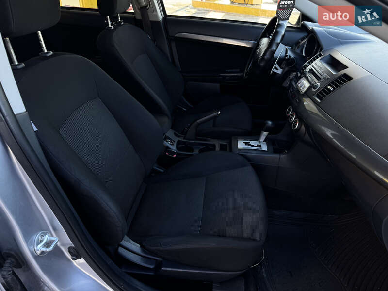 Седан Mitsubishi Lancer 2008 в Смеле