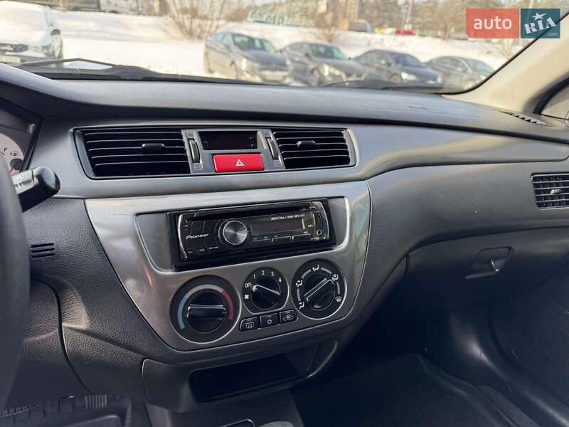 Седан Mitsubishi Lancer 2009 в Киеве фото 25 Седан Mitsubishi Lancer 2009 в Киеве