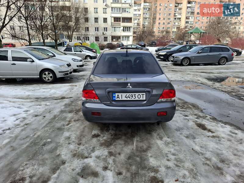 Седан Mitsubishi Lancer 2009 в Киеве