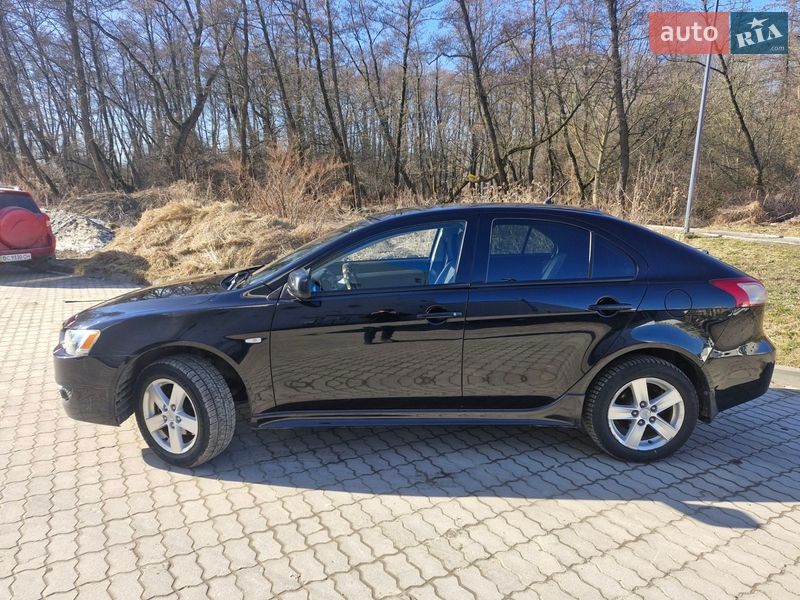 Хэтчбек Mitsubishi Lancer 2009 в Львове